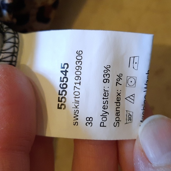 Leopard Print Size Small Hi-Low Skirt NWOT - Picture 5 of 5